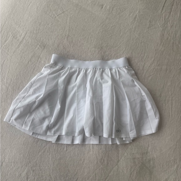 ALO Yoga White Varsity Tennis Skirt - Picture 4 of 4
